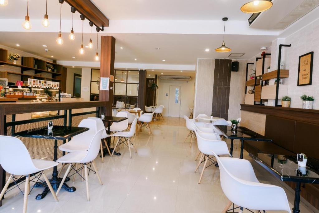 City Park Hotel Phatthalung Esterno foto