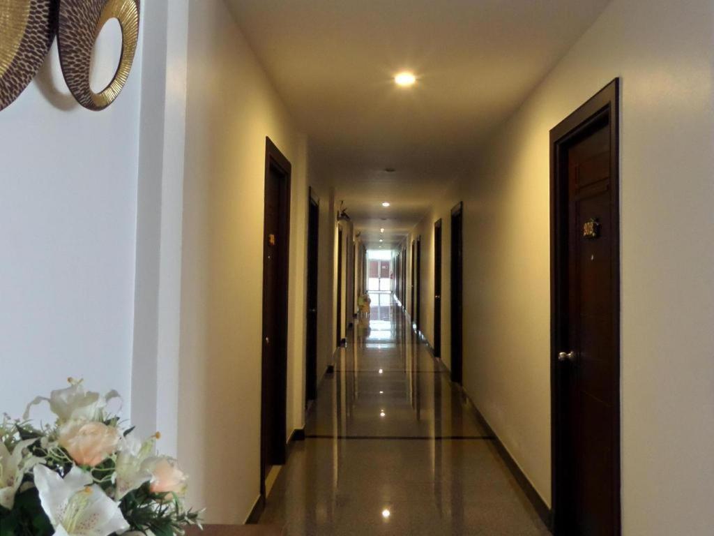 City Park Hotel Phatthalung Esterno foto