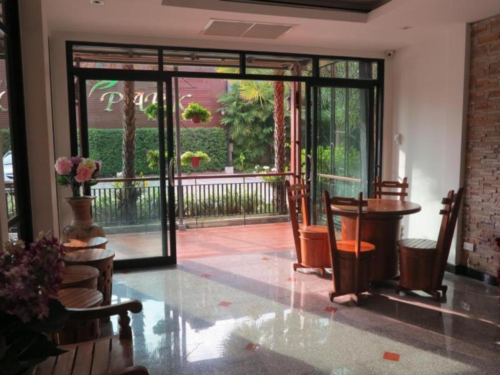 City Park Hotel Phatthalung Esterno foto