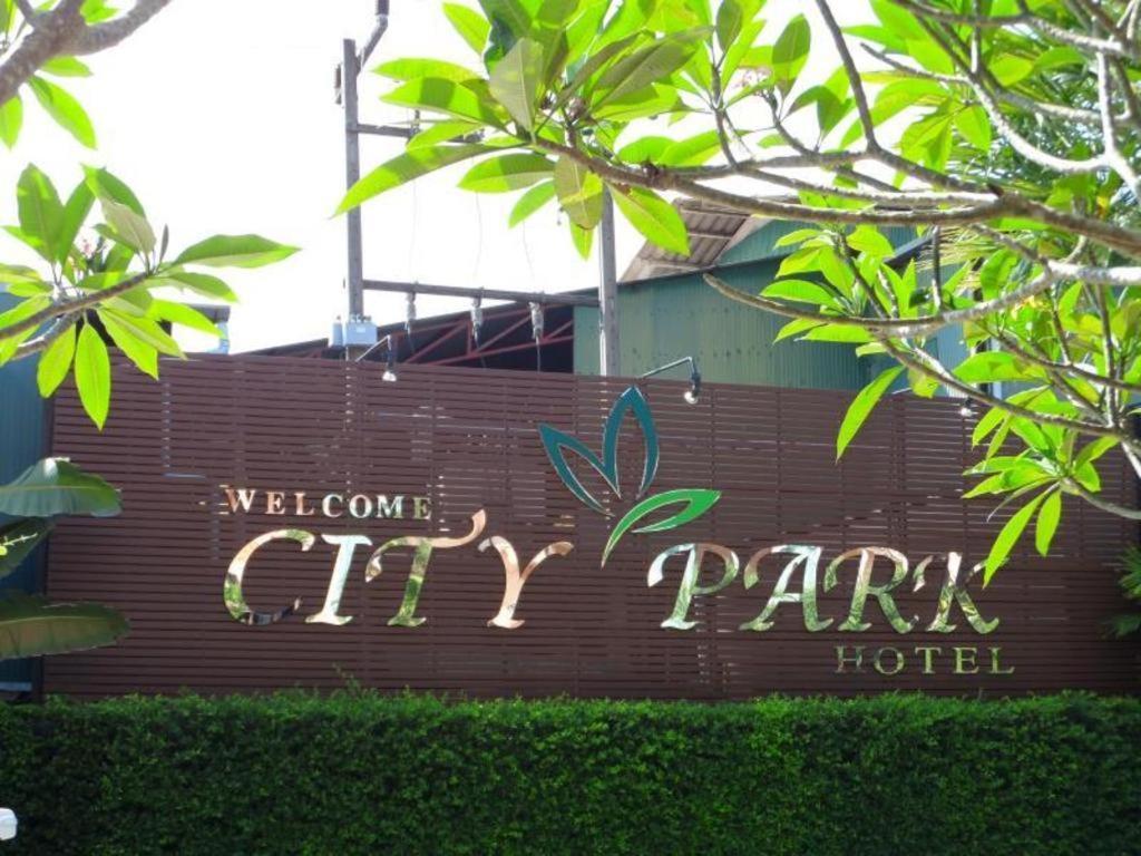 City Park Hotel Phatthalung Esterno foto