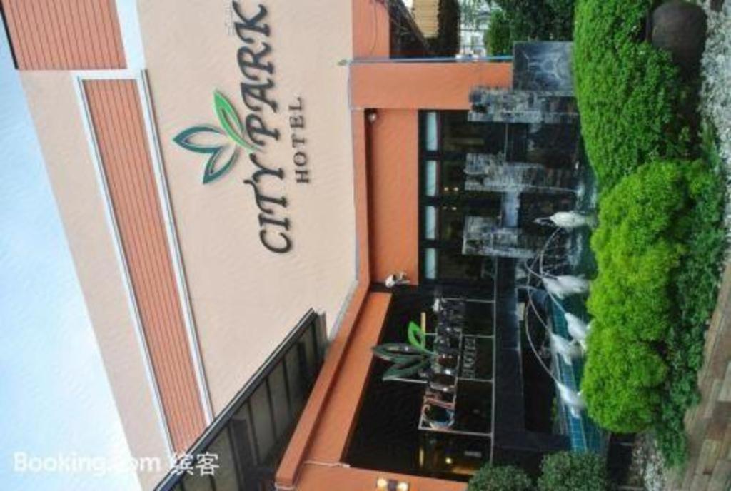 City Park Hotel Phatthalung Esterno foto