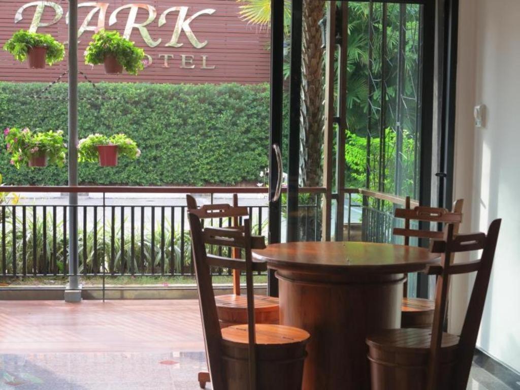 City Park Hotel Phatthalung Esterno foto