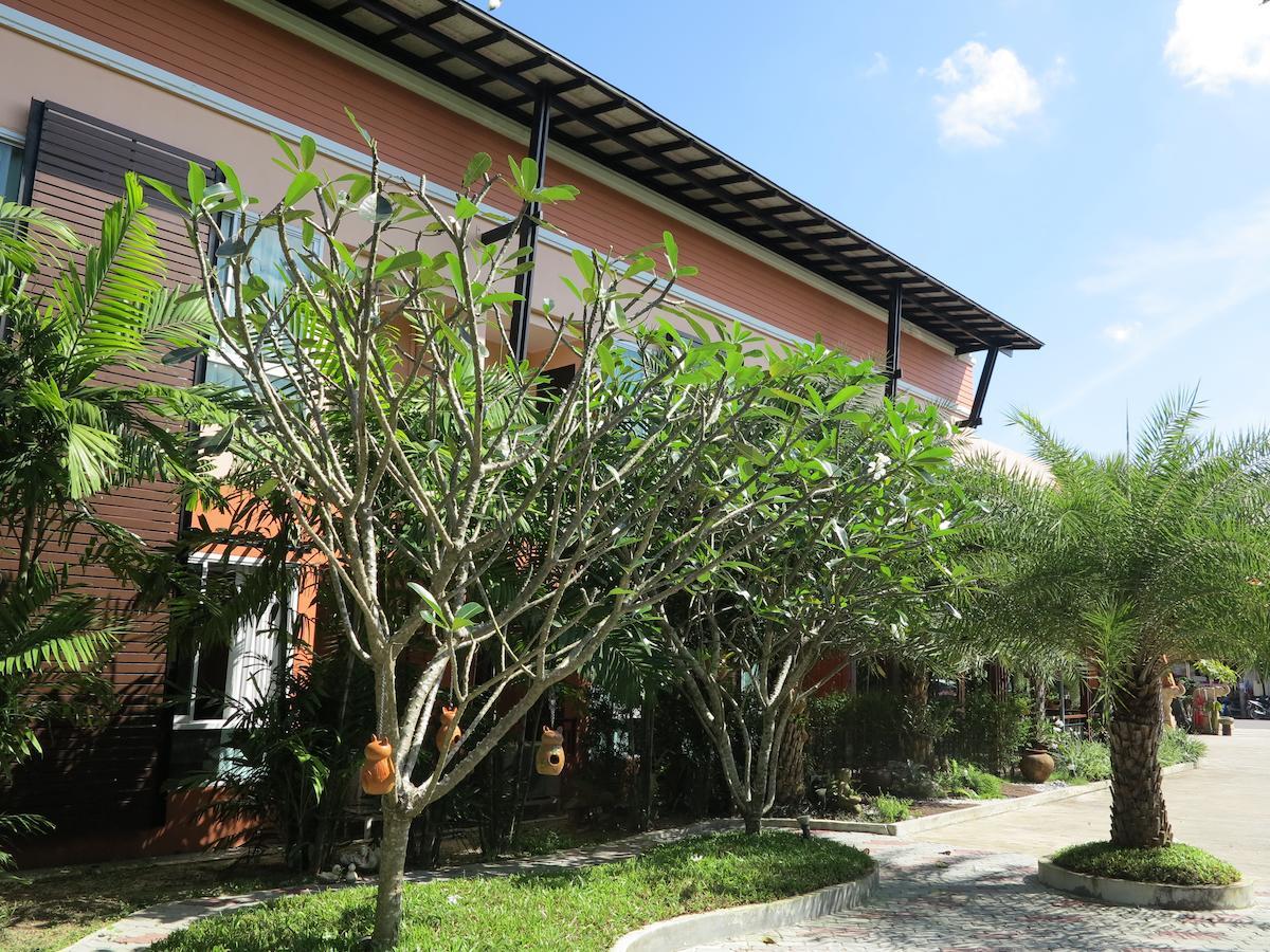 City Park Hotel Phatthalung Esterno foto